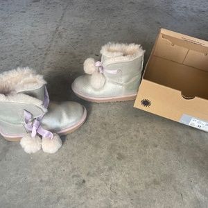 Kids size 13 uggs